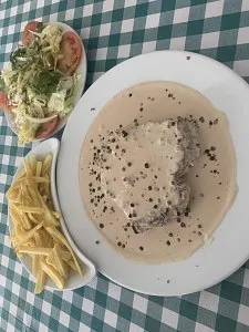 Bife do lombo às três pimentas
